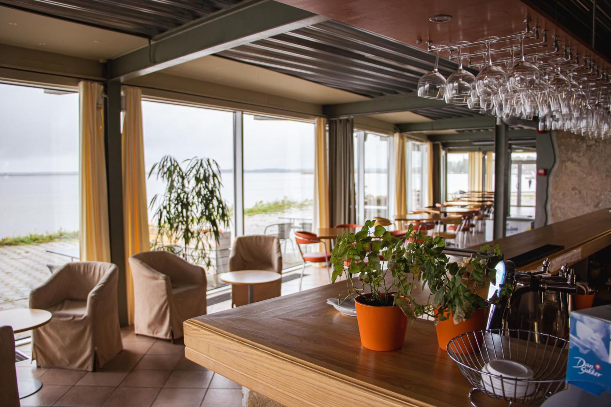 Hotel Promenaadi Haapsalu Exterior photo